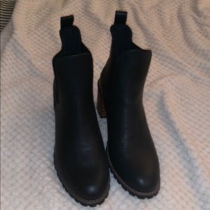 Black Chelsea boots